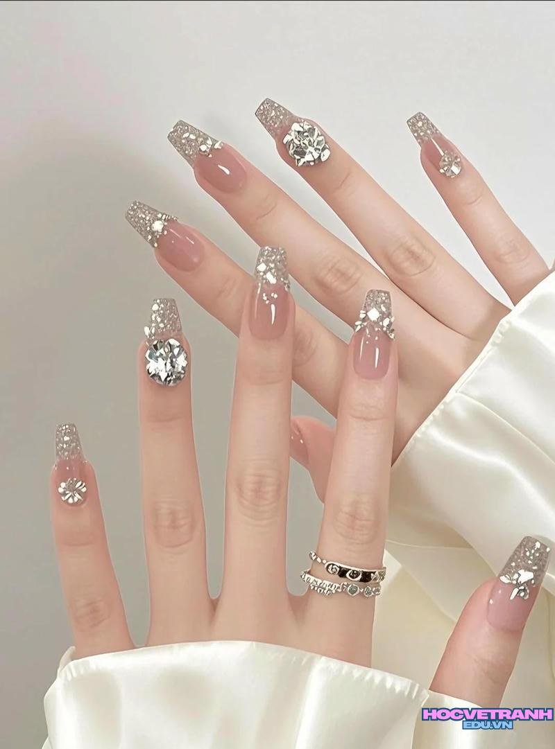 Khám phá kho ảnh nail kim tuyến cực đẹp