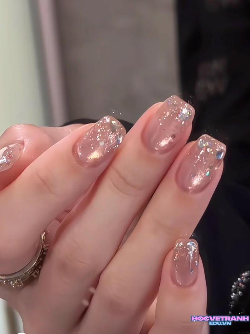 Khám phá kho ảnh nail kim tuyến cuốn hút