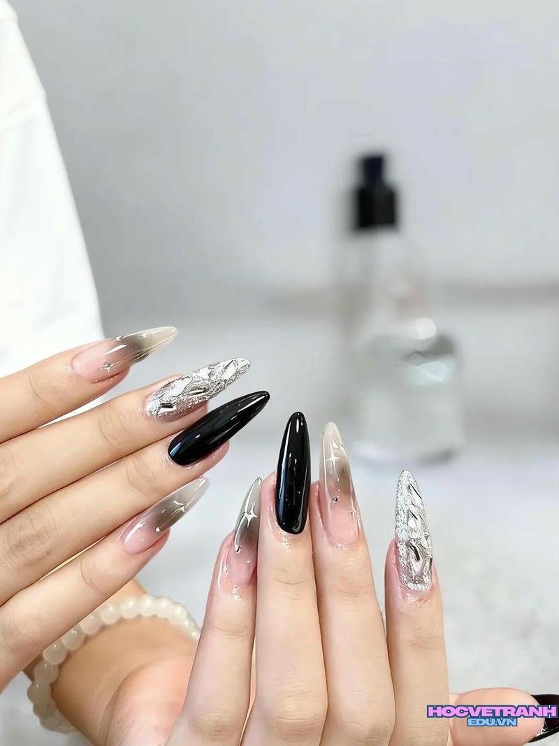 Khám phá kho ảnh nail màu đen cực đẹp