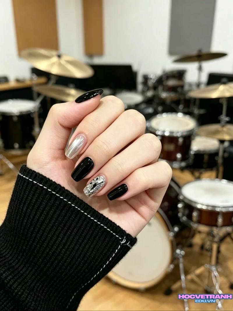 Khám phá kho ảnh nail màu đen cuốn hút
