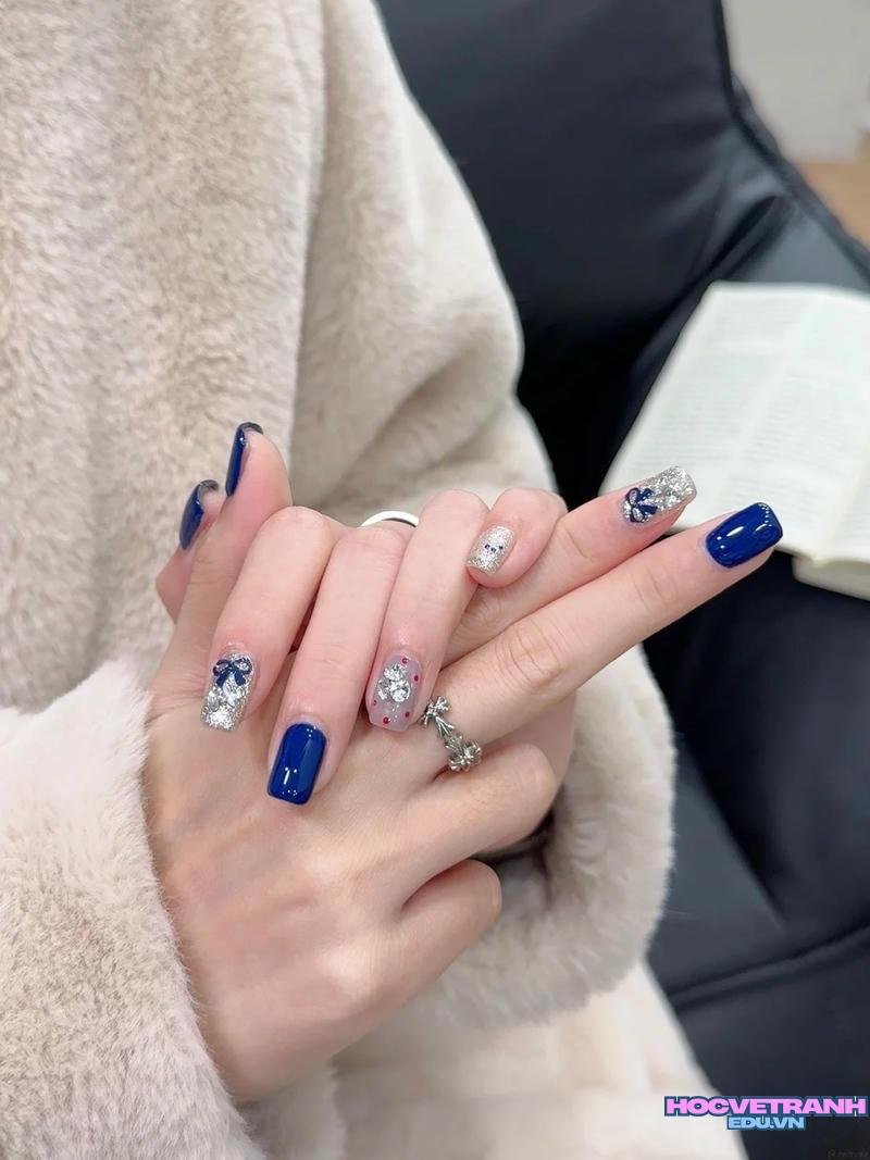 Khám phá kho ảnh nail màu xanh coban cuốn hút