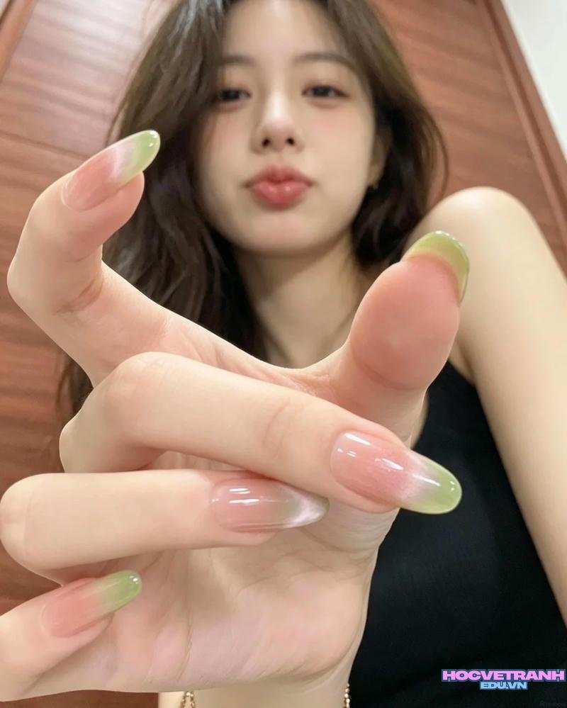 Khám phá kho ảnh nail màu xanh lá cuốn hút