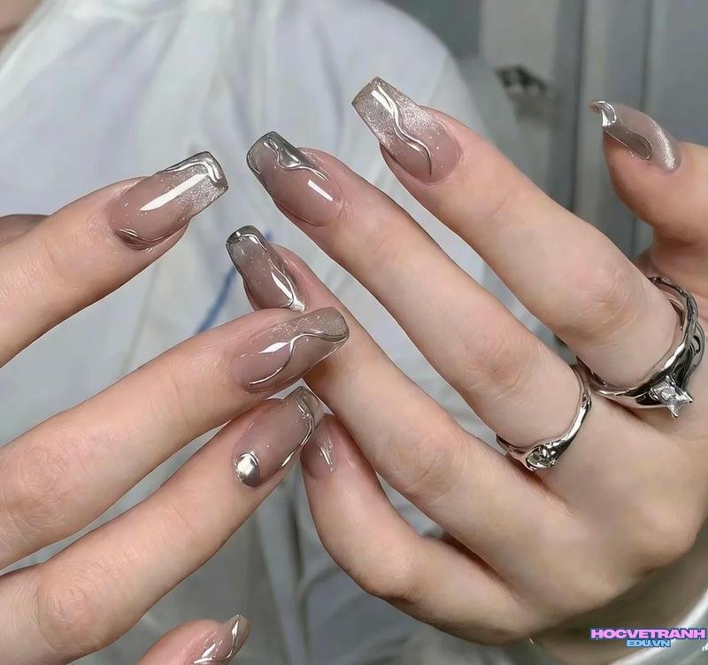 Khám phá kho ảnh nail tráng gương cuốn hút