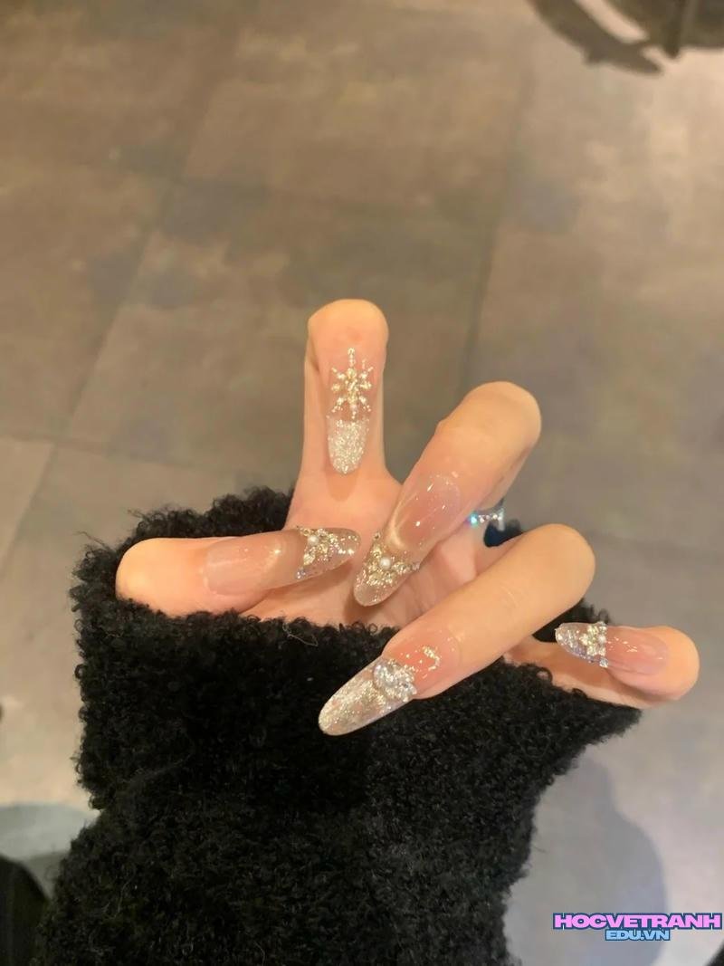 Khám phá mẫu nail tay độc đáo