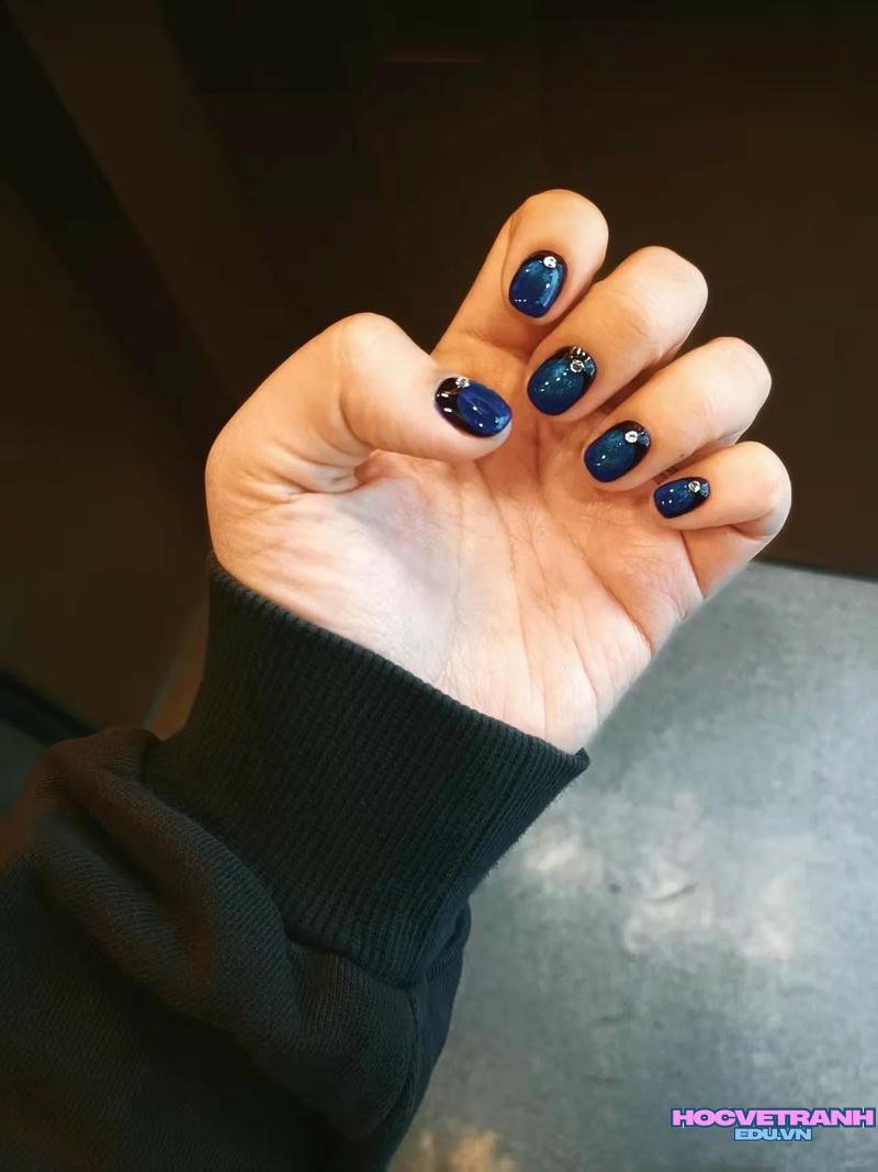 Loạt ảnh nail màu xanh coban đẹp