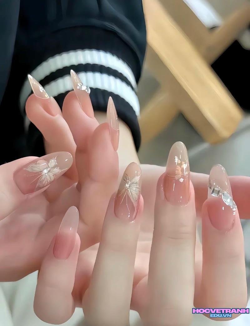 Ngắm ảnh nail đẹp tôn da mới
