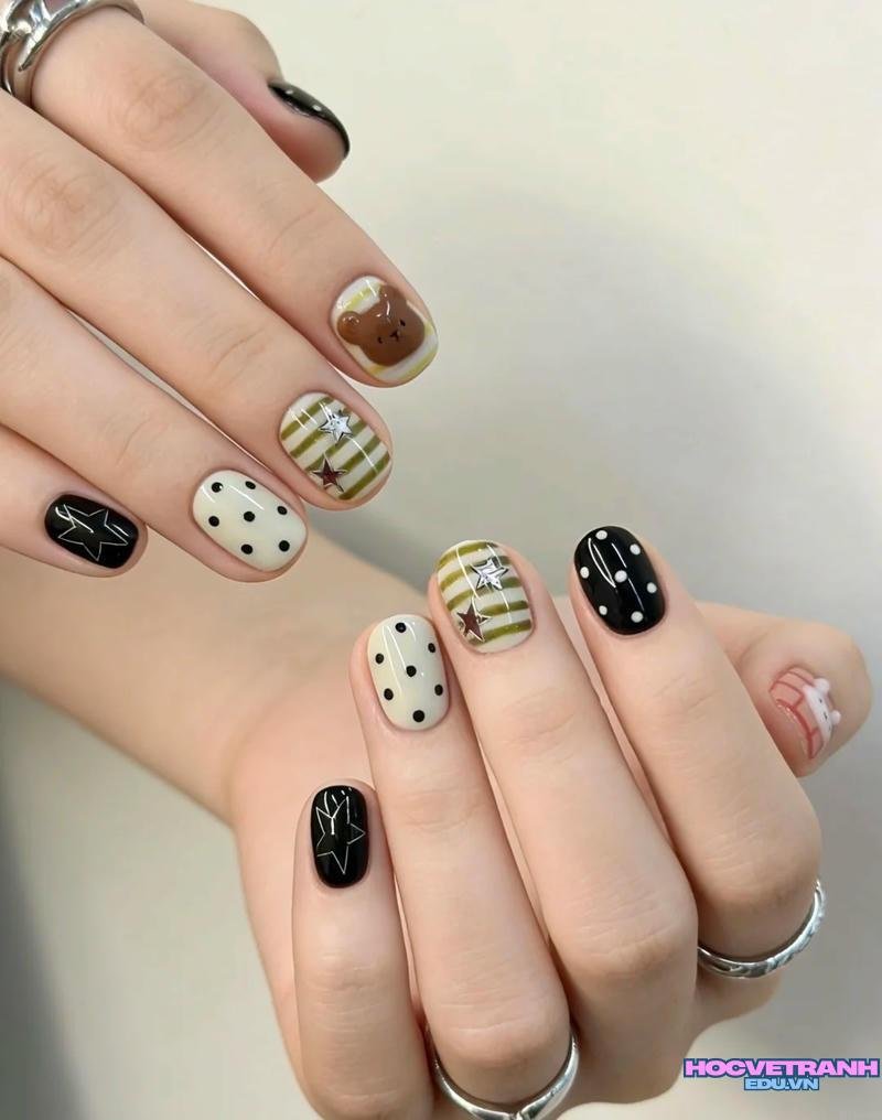 Ngắm ảnh nail kẻ hot