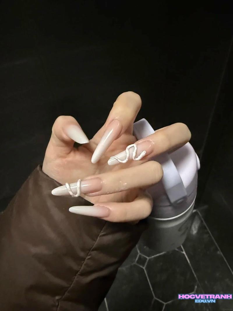 Ngắm bộ ảnh nail con rắn cực hot