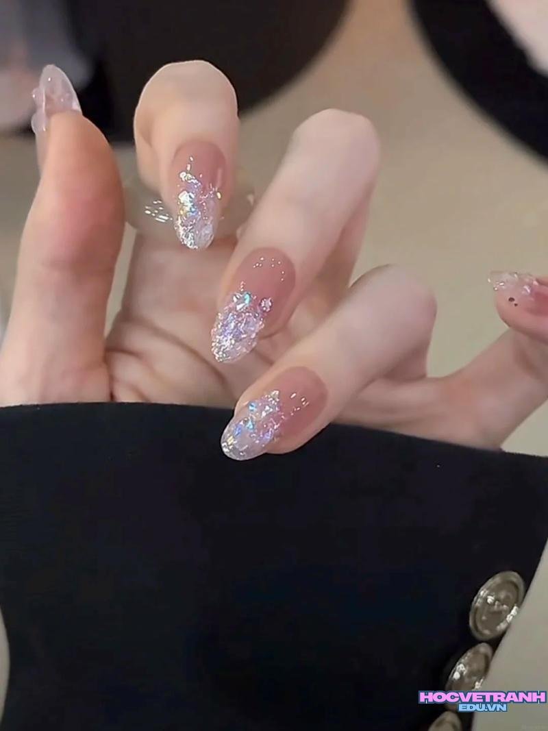Ngắm bộ ảnh nail kim tuyến cực hot