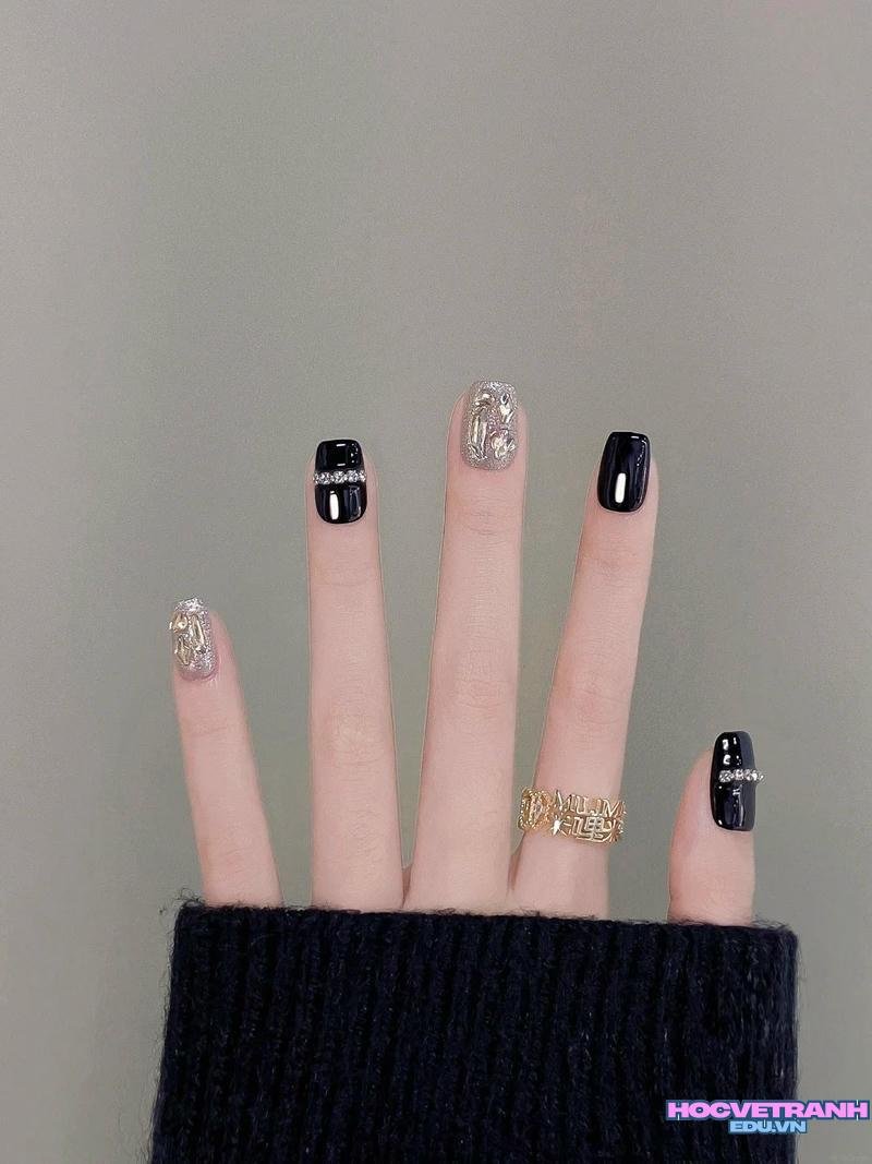 Ngắm bộ ảnh nail màu đen mới chất lượng cao