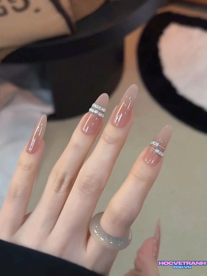 Tuyển tập bộ ảnh nail chụp kỷ yếu trend nhất