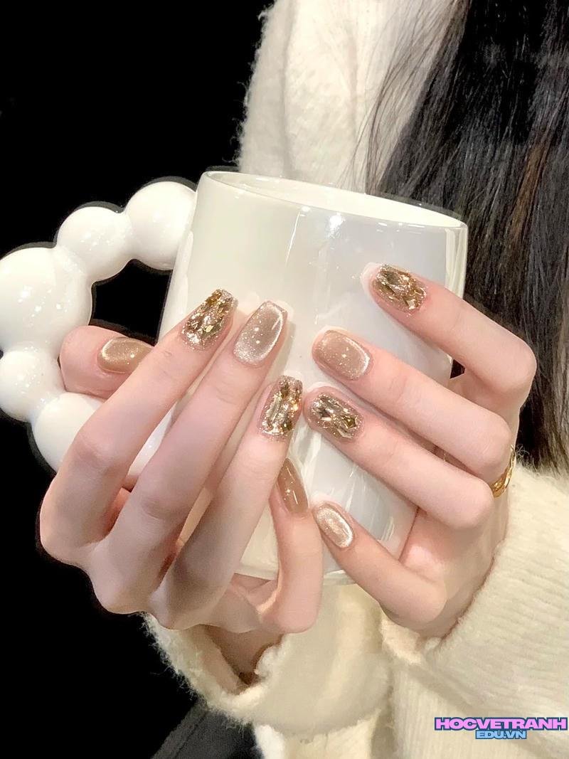 Tuyển tập bộ ảnh nail kim tuyến trend nhất