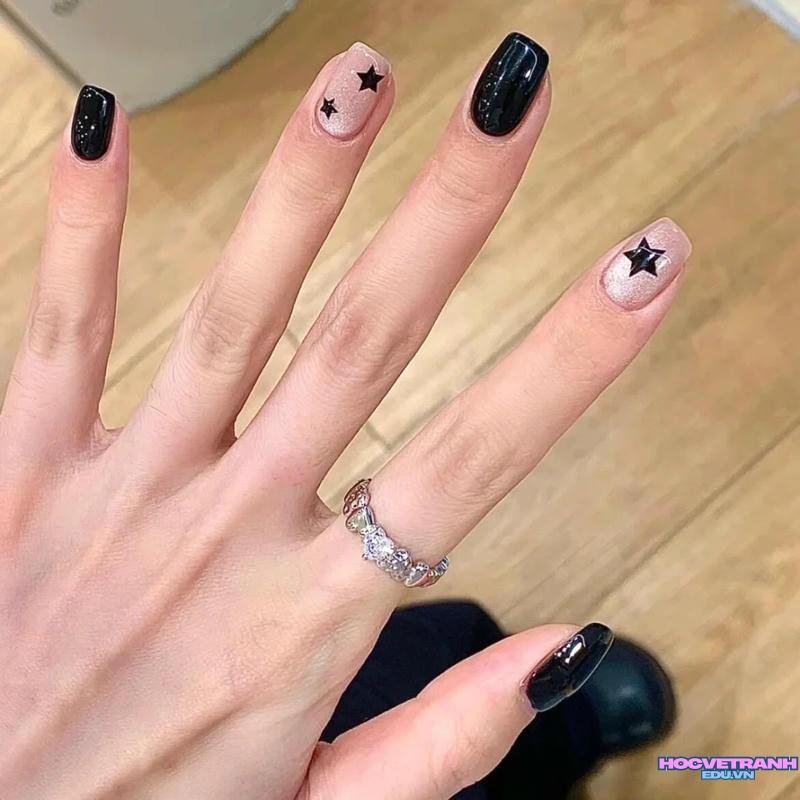 Xem ảnh nail màu đen mới nhất