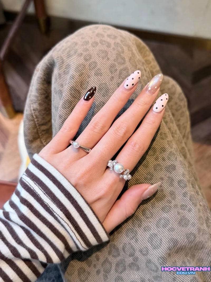 Xem bộ ảnh nail chấm bi miễn phí