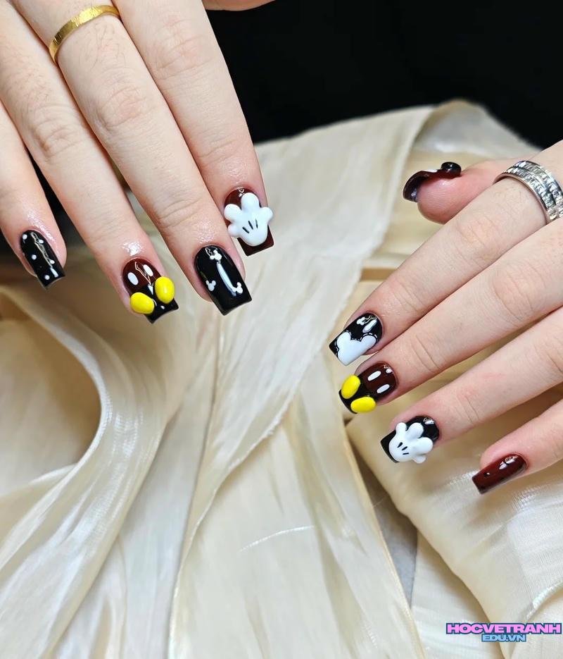 Album ảnh nail chuột mickey thu hút