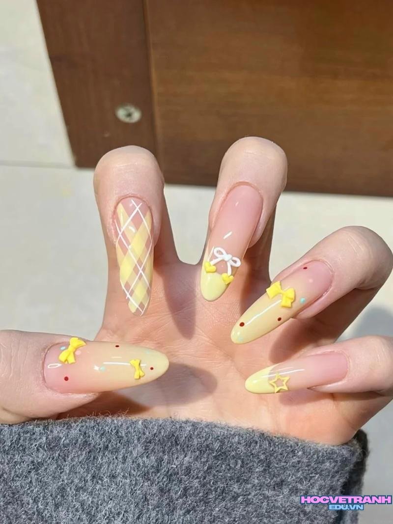 Album ảnh nail màu vàng miễn phí