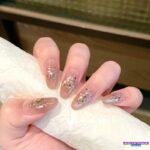 99+ Mẫu nail nhũ đẹp, lấp lánh, cực thời thượng cho bạn