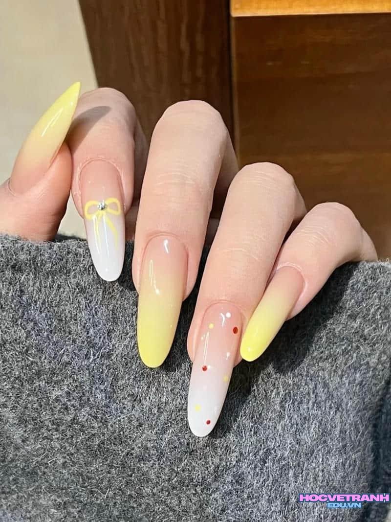 Bộ ảnh nail màu vàng độc đáo