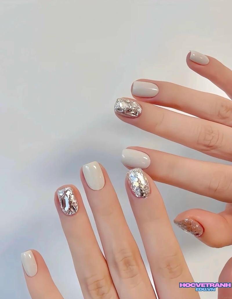 Bộ sưu tập ảnh nail hợp mệnh kim mới nhất