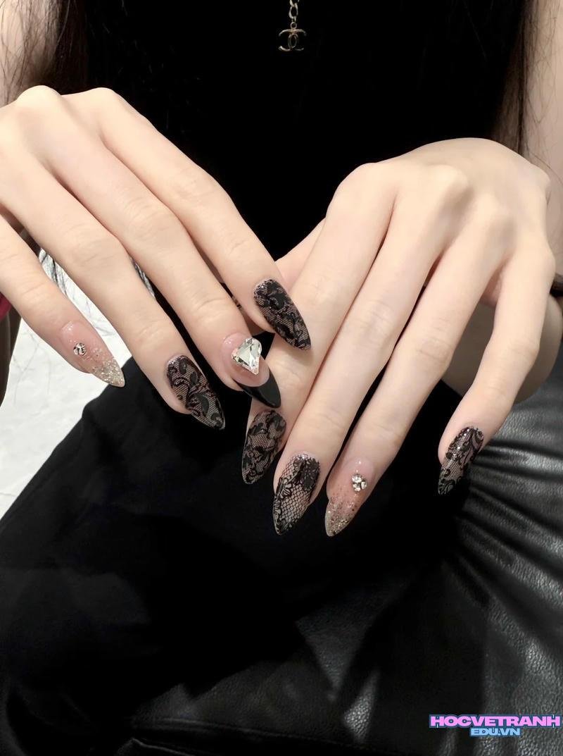 Khám phá ảnh nail halloween độc đáo