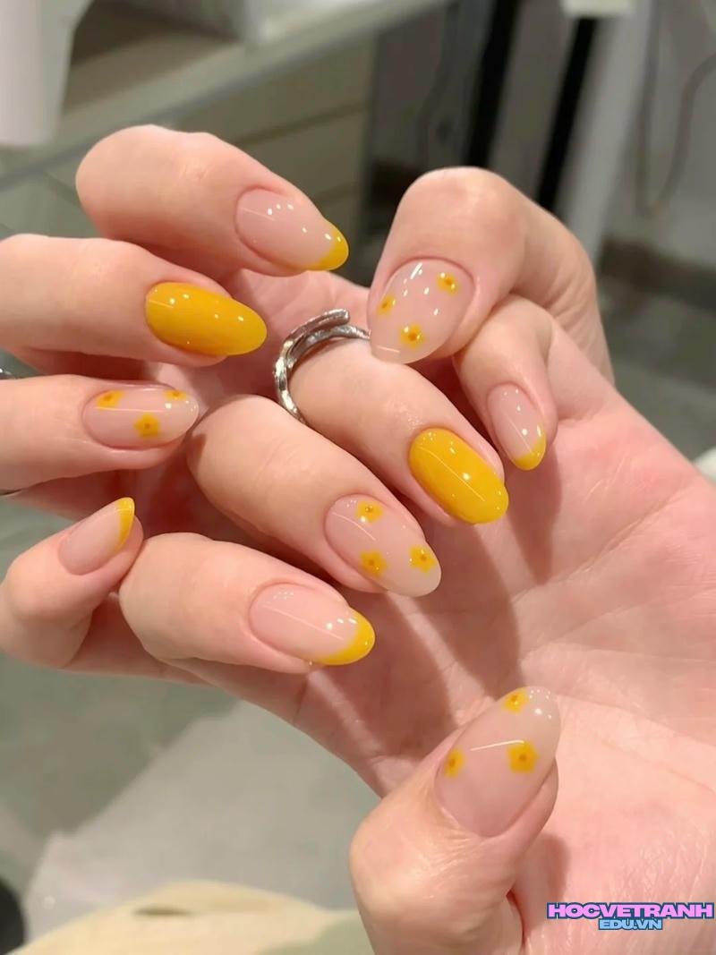 Khám phá ảnh nail màu vàng thu hút