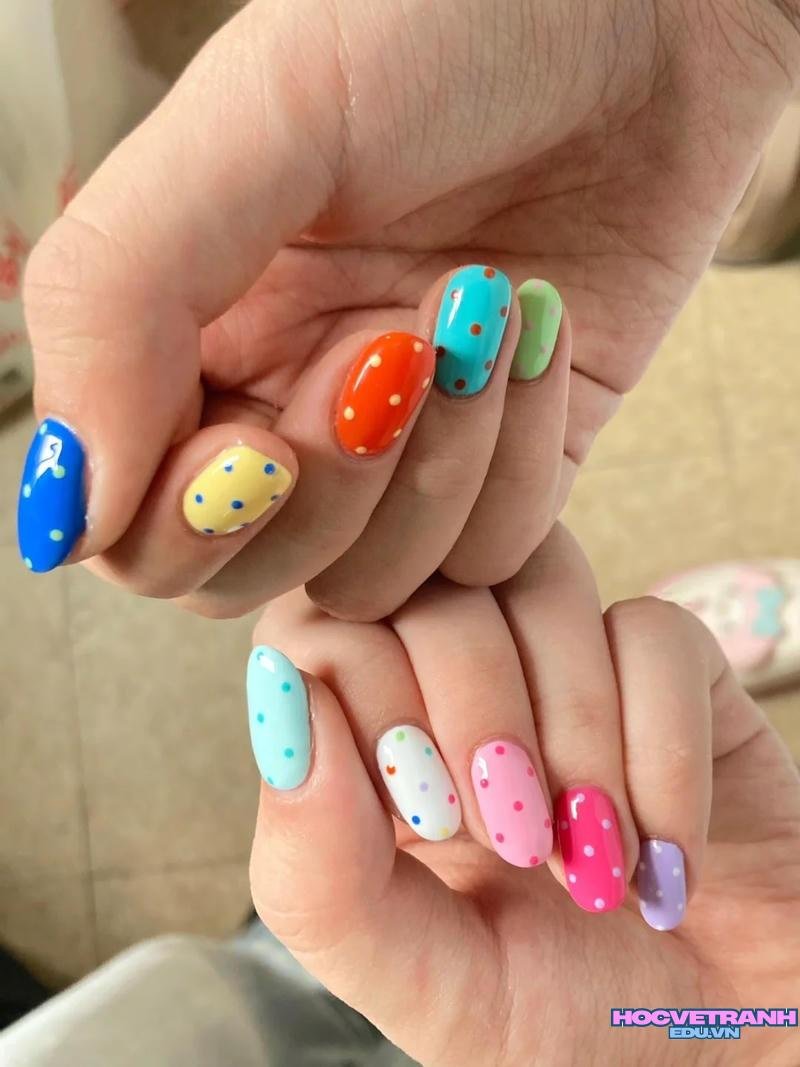 Khám phá ảnh nail nhiều màu thu hút