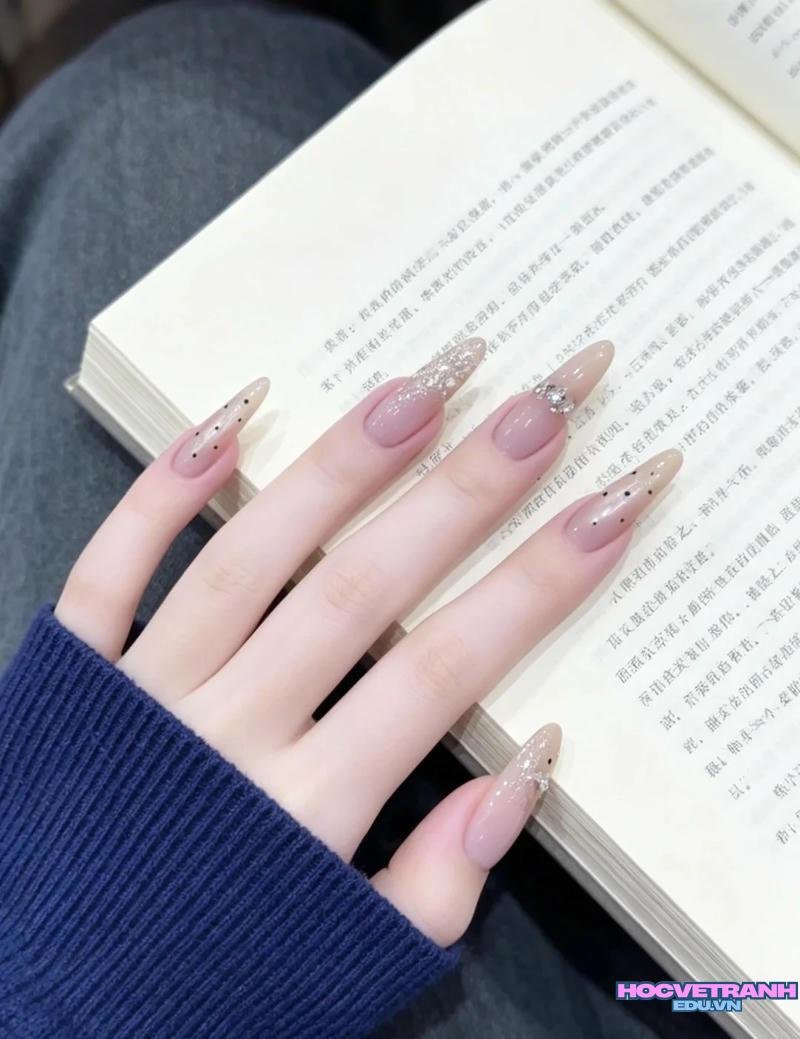 Khám phá ảnh nail nhũ đẹp nhất