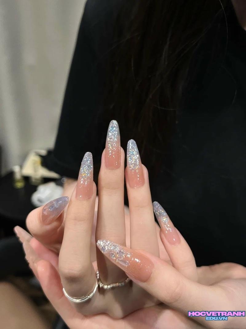 Khám phá ảnh nail nhũ đẹp