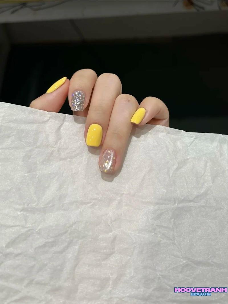 Khám phá kho ảnh nail màu vàng cuốn hút