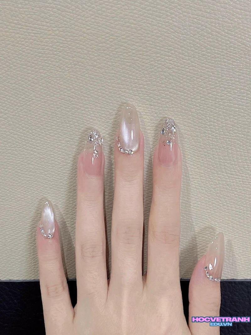 Khám phá kho ảnh nail nhũ cuốn hút