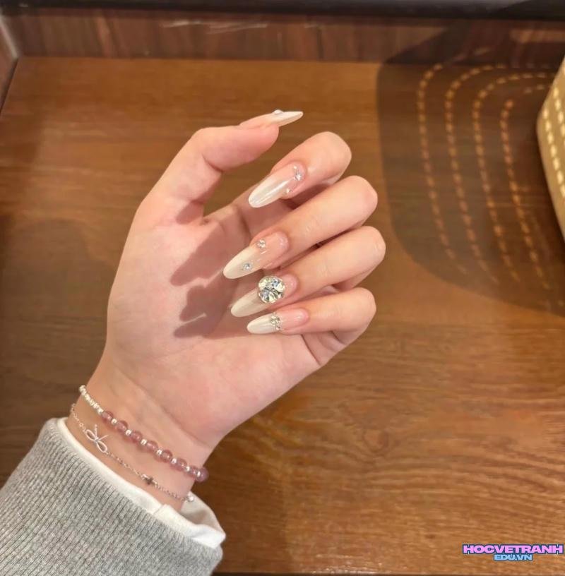 Loạt ảnh nail móng nhọn tròn đẹp