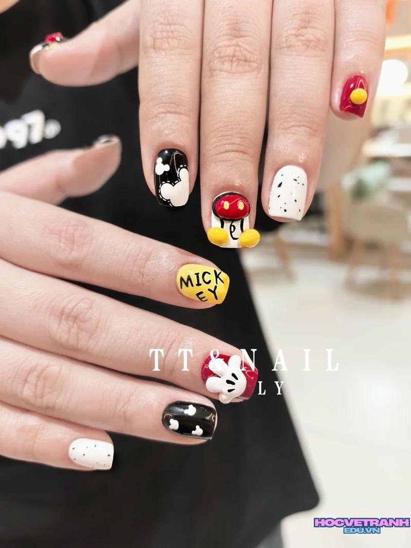 Ngắm ảnh nail chuột mickey mới