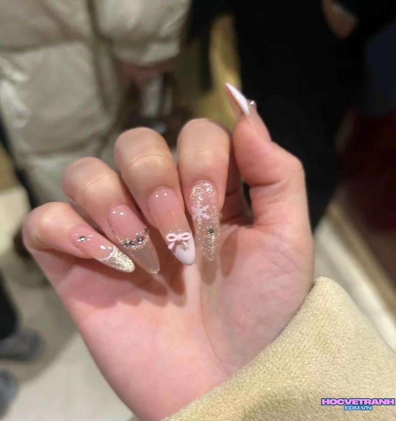 Ngắm ảnh nail móng nhọn tròn hot