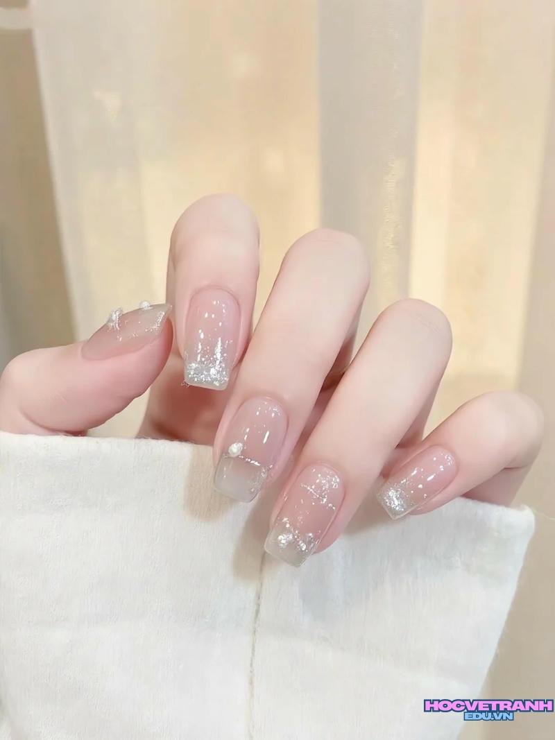 Ngắm bộ ảnh nail hợp mệnh kim cực hot