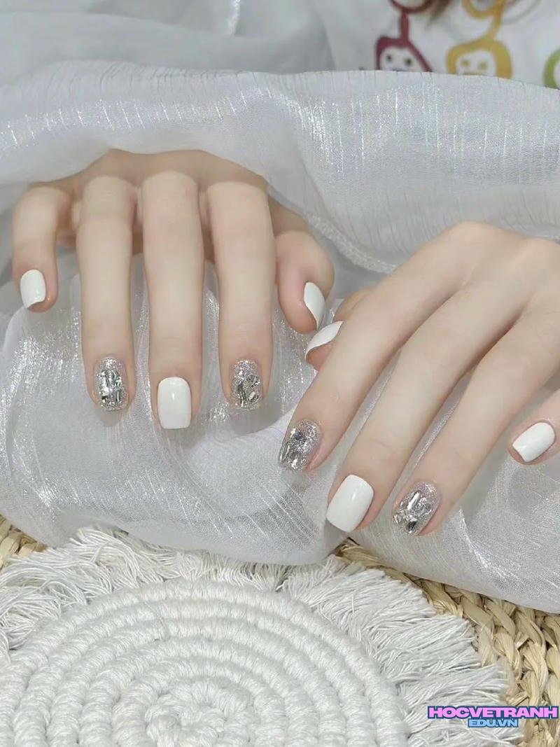 Ngắm bộ ảnh nail hợp mệnh kim mới chất lượng cao