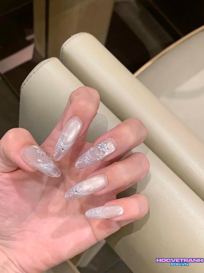 Ngắm bộ ảnh nail nhũ cực hot
