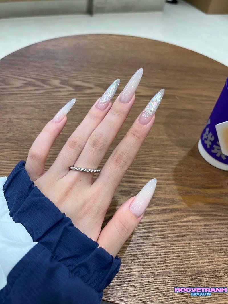 Ngắm bộ ảnh nail nhũ mới chất lượng cao