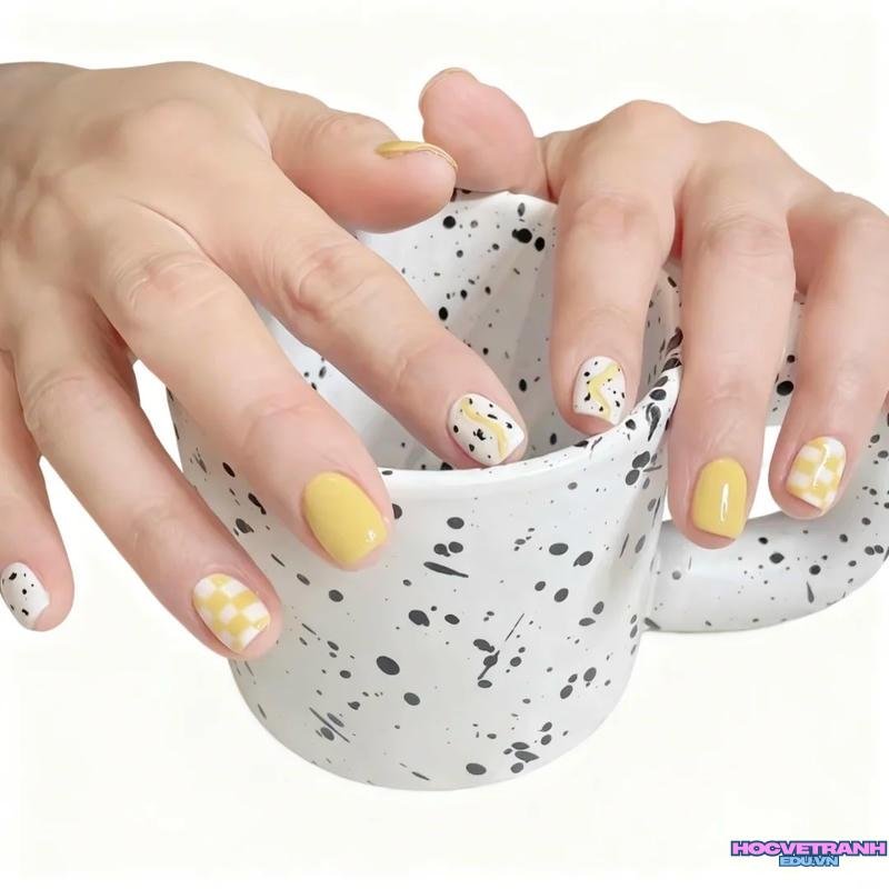 Tải về ảnh nail màu vàng mới