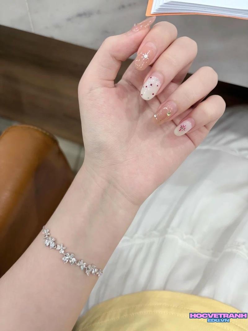 Tuyển tập bộ ảnh nail mùa hè trend nhất