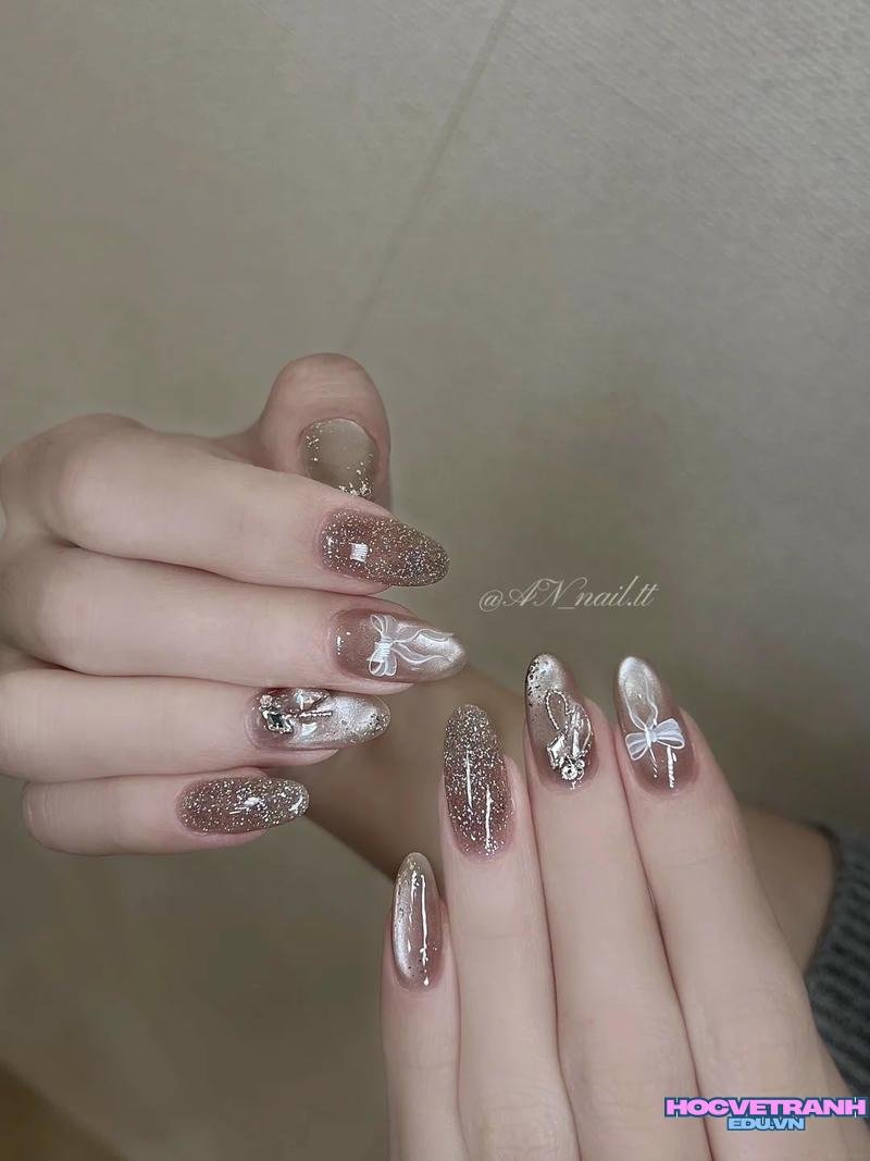 Tuyển tập bộ ảnh nail nhũ trend nhất