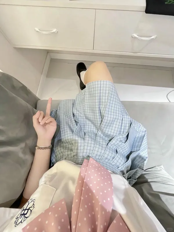 ảnh ngón giữa 18