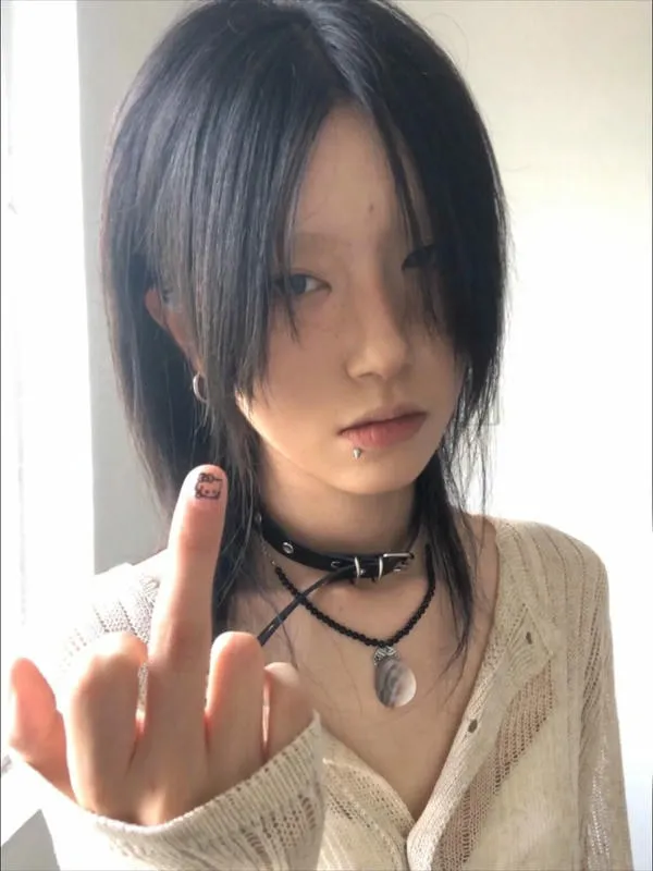 ảnh ngón giữa 3