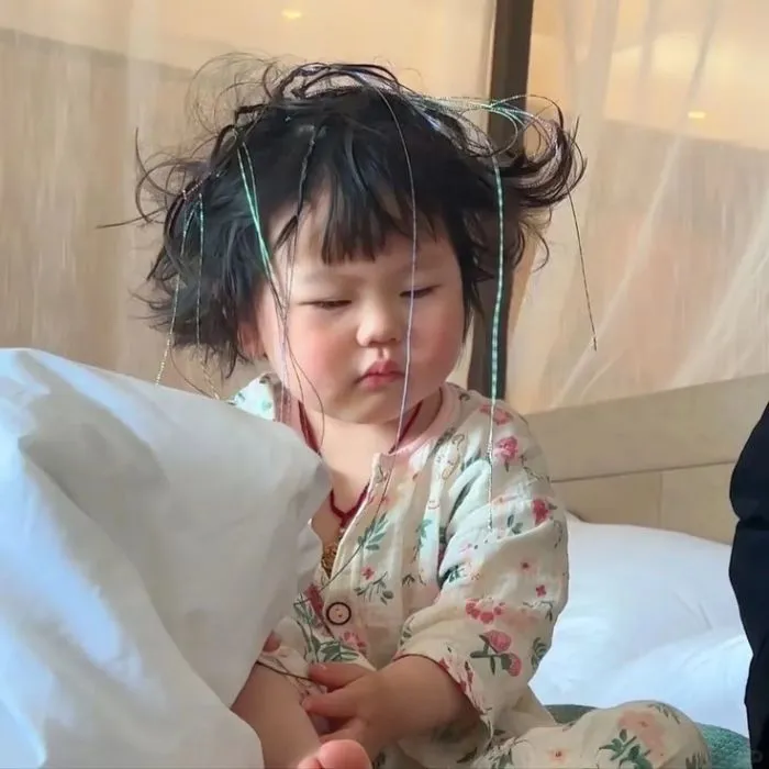 meme buồn ngủ bé ngáp