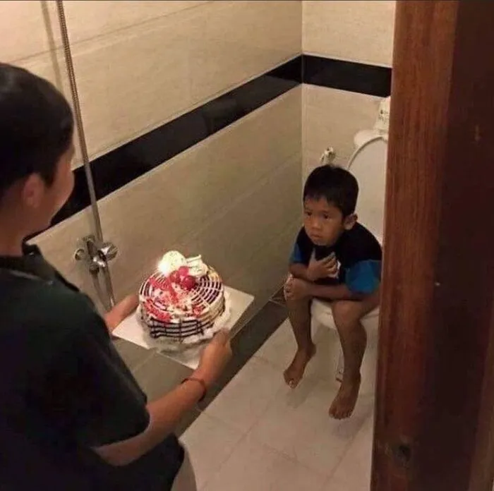 meme chúc mừng sinh nhật nhìn chằm chằm meme chúc mừng sinh nhật nhìn chằm chằm