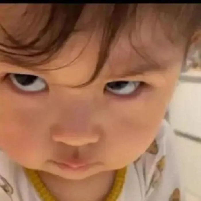 meme lườm đáng yêu meme lườm đáng yêu
